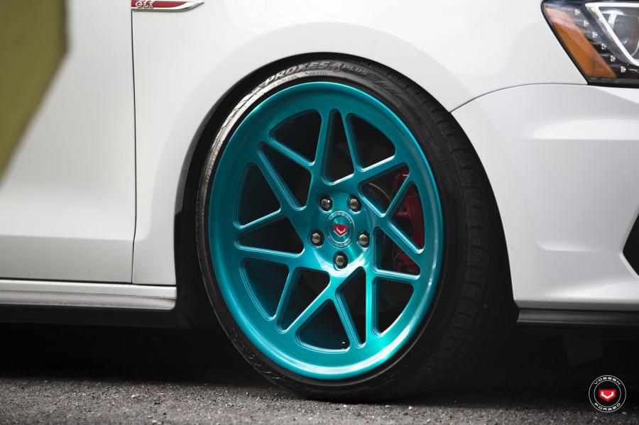 Колеса Volkswagen Jetta GLI on Vossen Wheels (LC-109T) 2018 года  (фото 5 из 23)